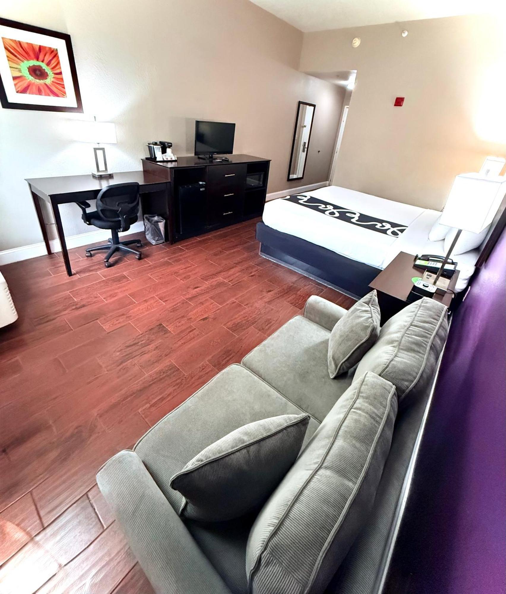 La Quinta By Wyndham Orlando Universal Area - Free Shuttle To Universal Ngoại thất bức ảnh