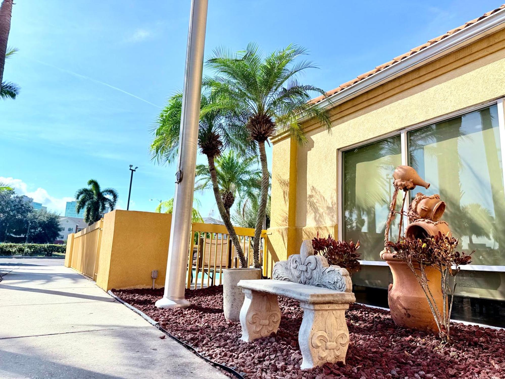 La Quinta By Wyndham Orlando Universal Area - Free Shuttle To Universal Ngoại thất bức ảnh