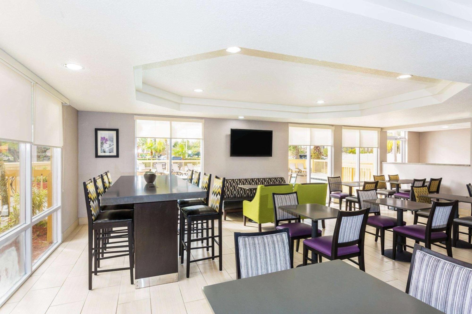 La Quinta By Wyndham Orlando Universal Area - Free Shuttle To Universal Ngoại thất bức ảnh