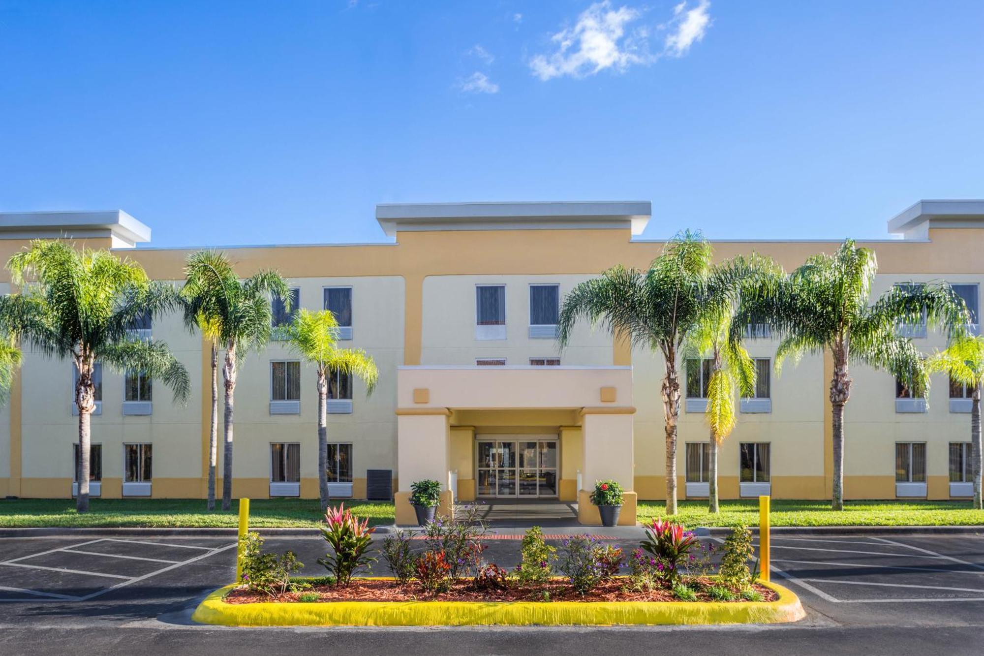 La Quinta By Wyndham Orlando Universal Area - Free Shuttle To Universal Ngoại thất bức ảnh